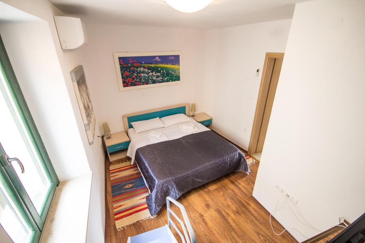 Apartments Umag Center, Seafront With Terrace In Умаг Екстериор снимка