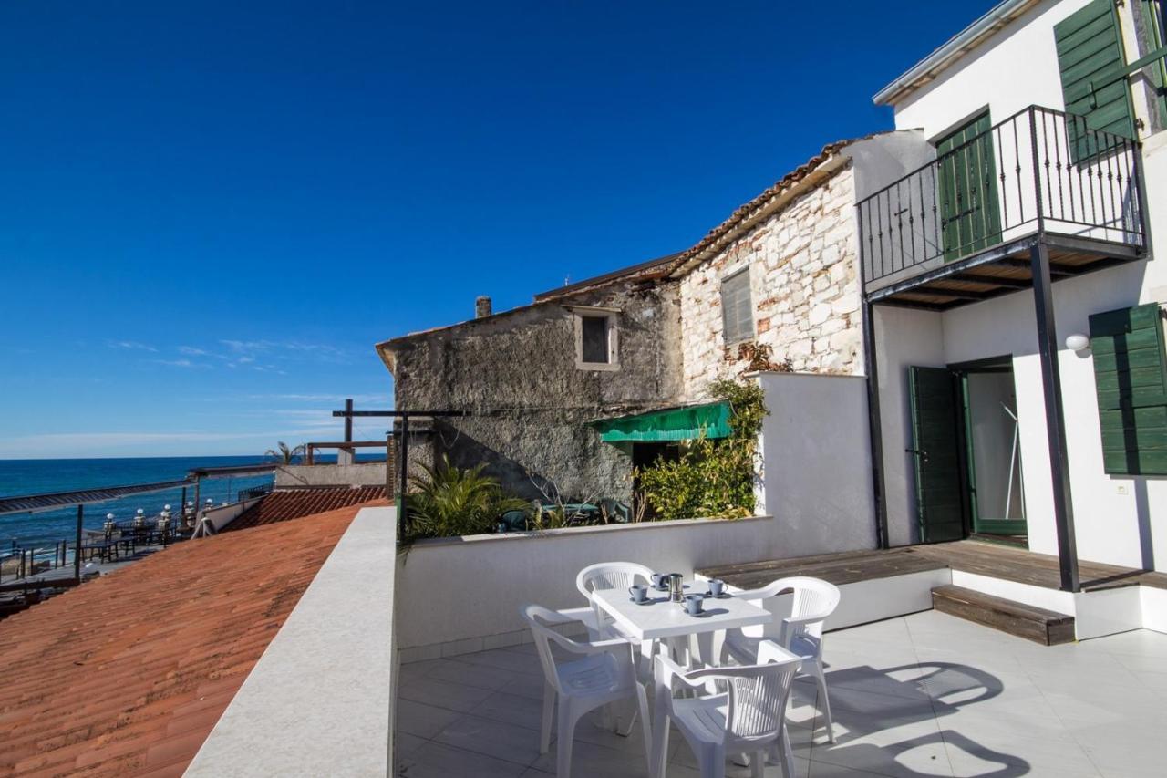 Apartments Umag Center, Seafront With Terrace In Умаг Екстериор снимка
